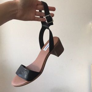 Steve Madden // Black Chunky Heel Sandal // Size 8